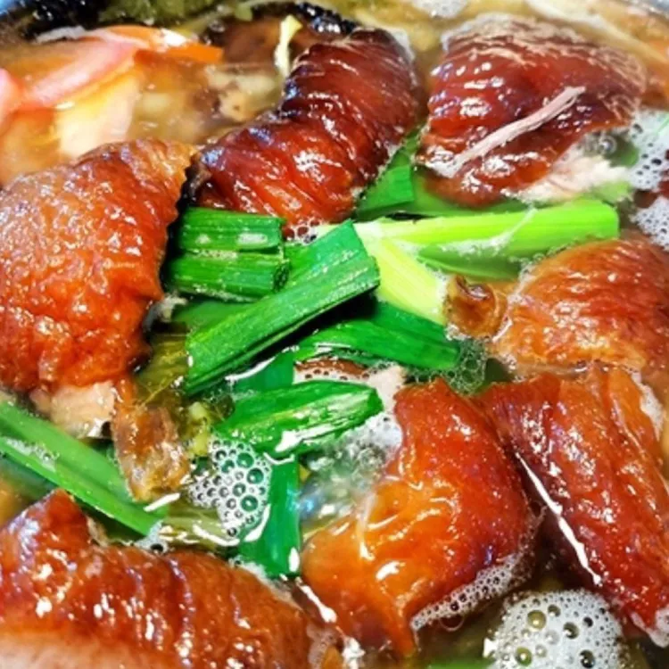 农家自制酸菜猪脚500克。汤。酸菜各一样500克。蘸水一个68