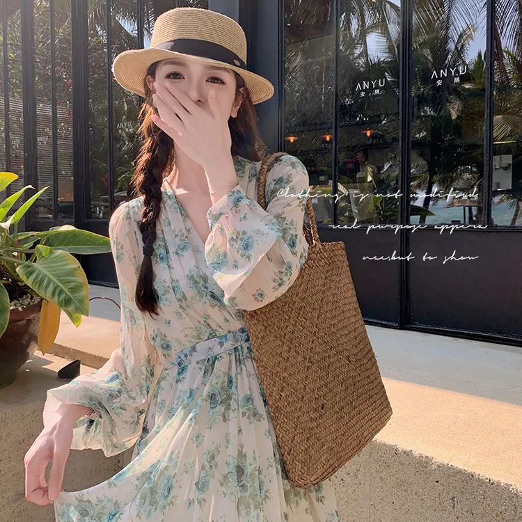 法式小清新修身连衣裙女秋季新款韩版气质温柔风遮肉显瘦碎花裙子