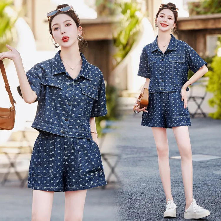 复古刺绣牛仔短裤套装女2025年夏季新款设计感翻领短袖衬衫两件套