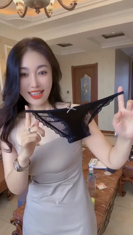 网红2025新款法式性感女人味半透舒适透气蕾丝短裤女士时尚打底