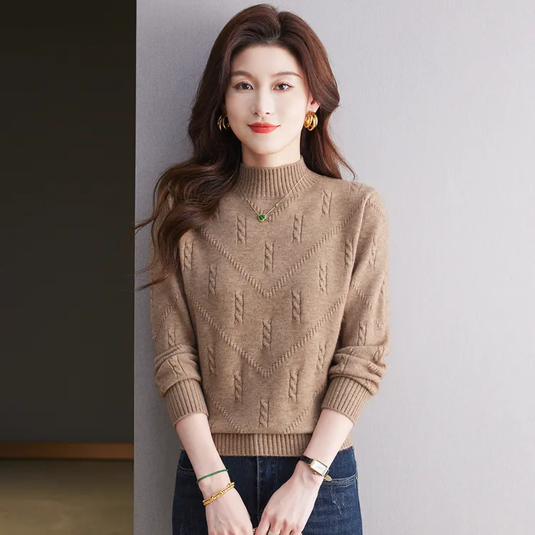 冬季新款半高领加厚保暖毛衣女士洋气百搭宽松针织打底衫套头上衣