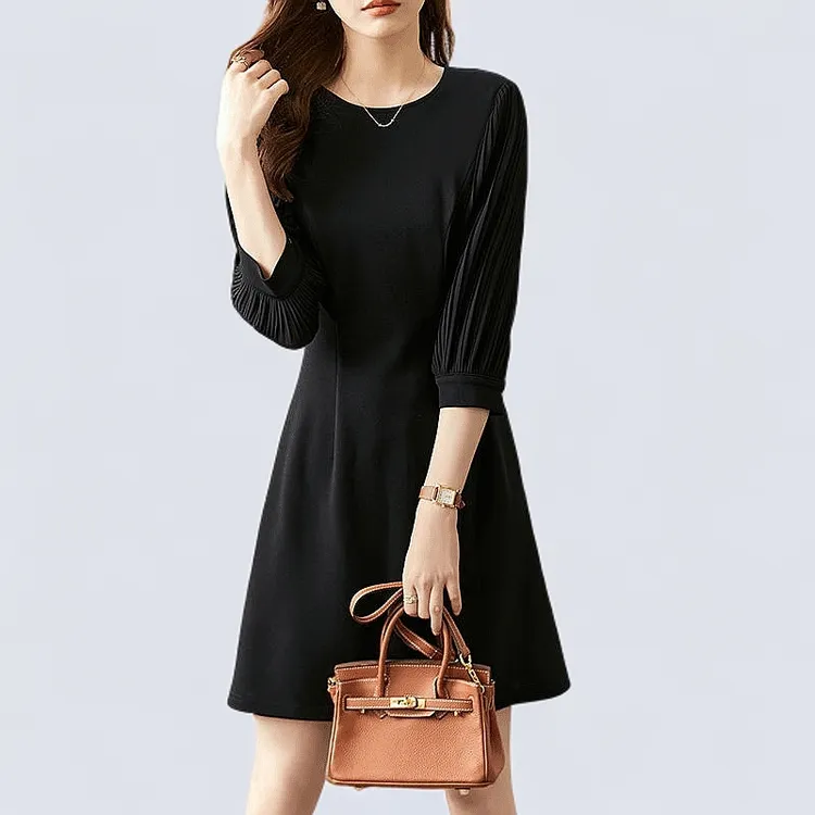 法式气质名媛赫本风连衣裙女2025春秋大码显瘦风琴褶皱七分袖裙子