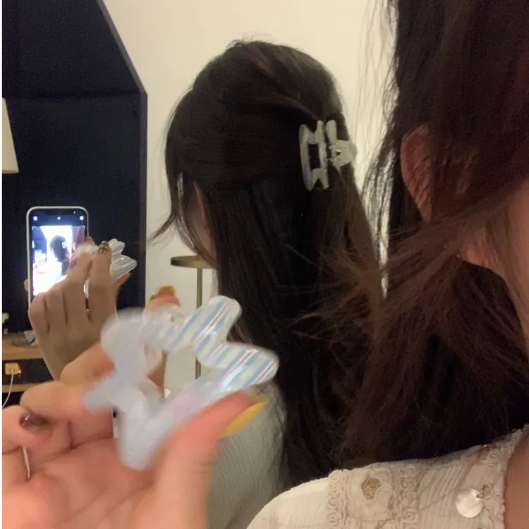 元气满满夏日彩色五角星ins抓夹极简风少女风发饰鲨鱼夹森系头饰
