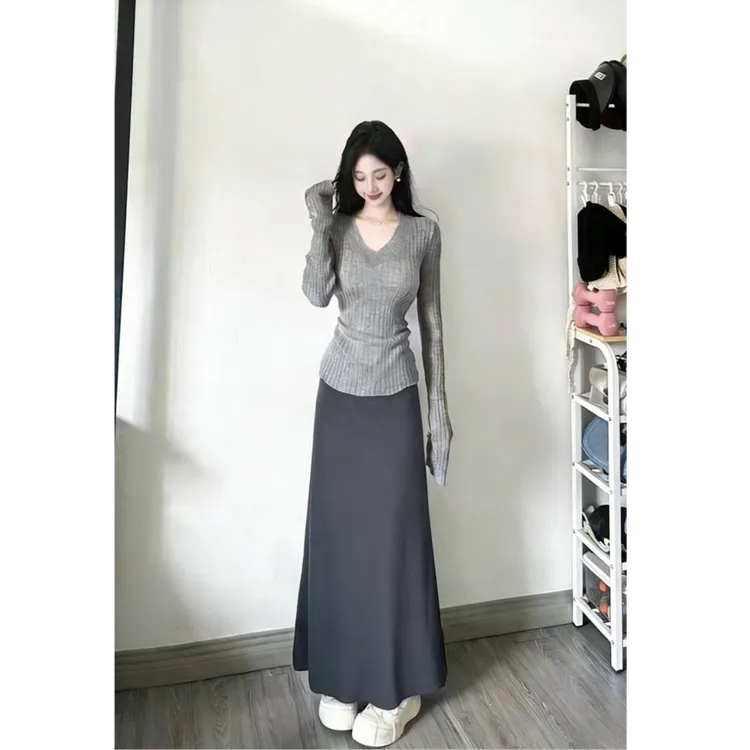 灰色V领开叉袖针织衫糯米裙一整套秋冬女2026新款温柔风穿搭套装