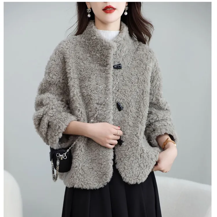 2025冬新款立领公主风厚款风静奢风短外套气质显瘦秋冬牛角扣女装