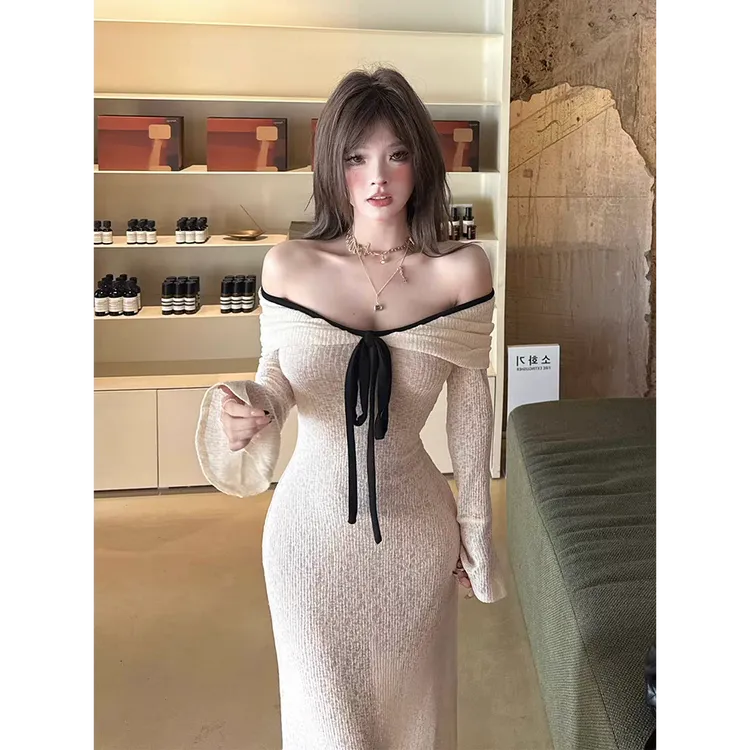 法式气质一字肩长袖连衣裙浪漫长袖长裙设计感喇叭袖收腰连衣裙