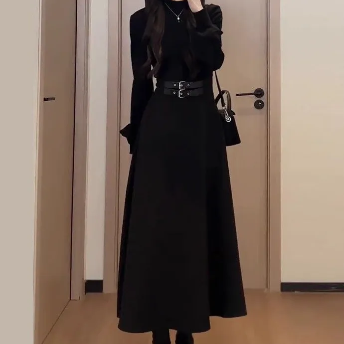 2025法式高级感连衣裙子女秋冬纯欲辣妹小个子修身显瘦打底小黑裙