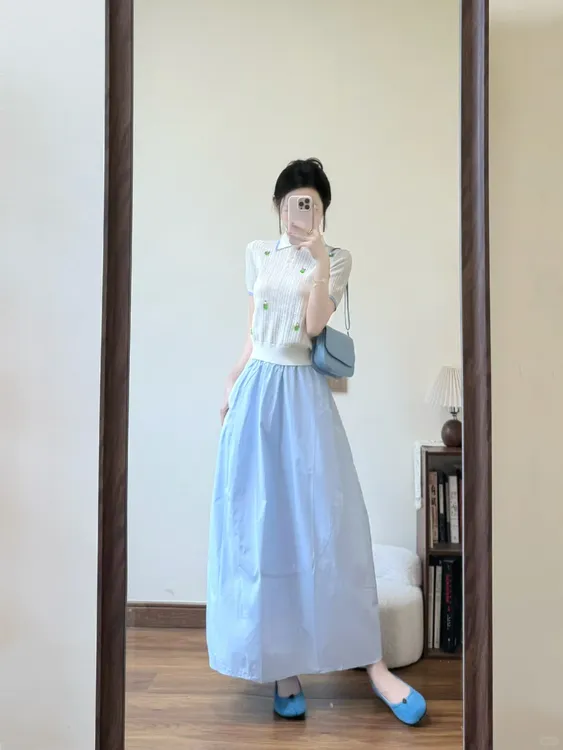 2025夏季新款韩系温柔风简约针织短袖上衣搭配蓝色半身裙两件套女