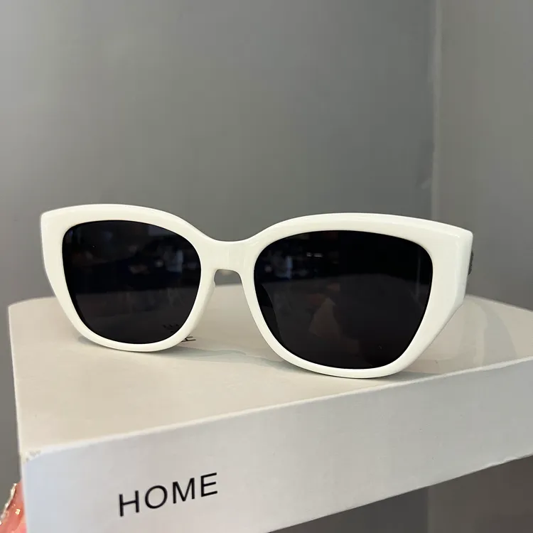 2025年新款墨镜女高级感防紫外线米白色太阳眼镜大脸显瘦个性街拍