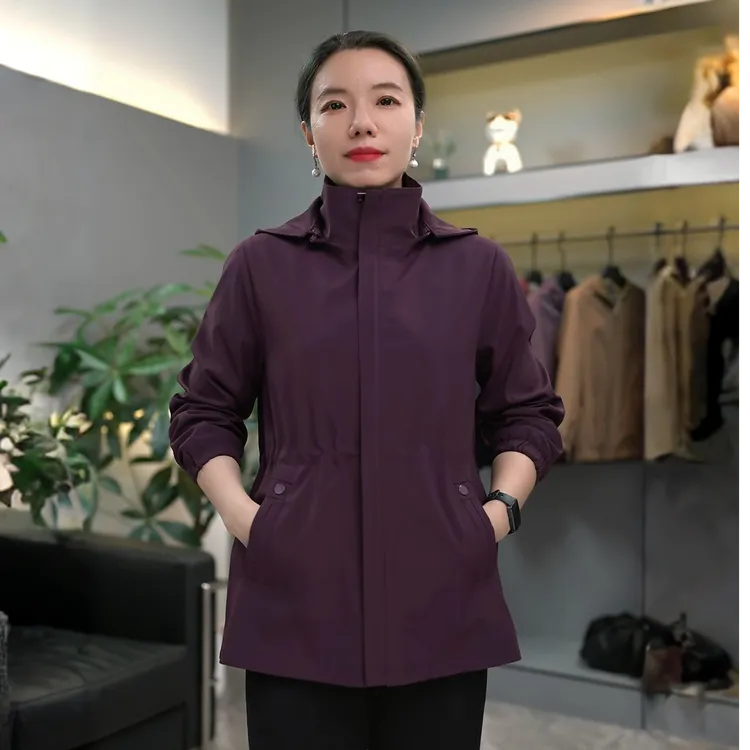妈妈装春秋季防风纯色中老年女装中长款外套连帽户外时尚上衣