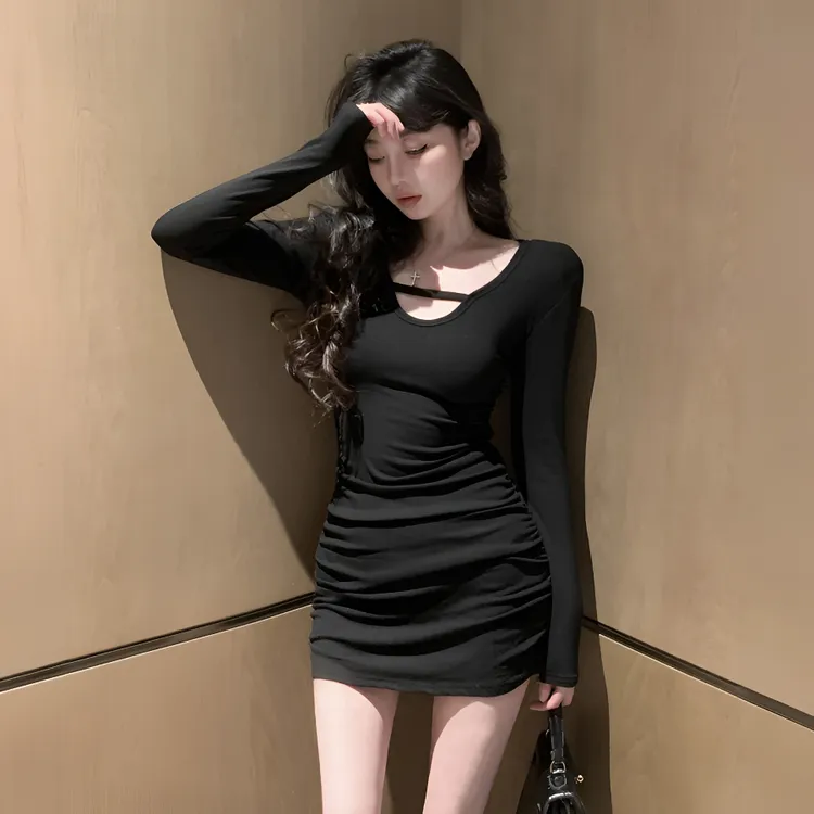 秋季内搭纯欲御姐性感包臀裙轻熟辣妹紧身打底连衣裙子褶皱小妈裙