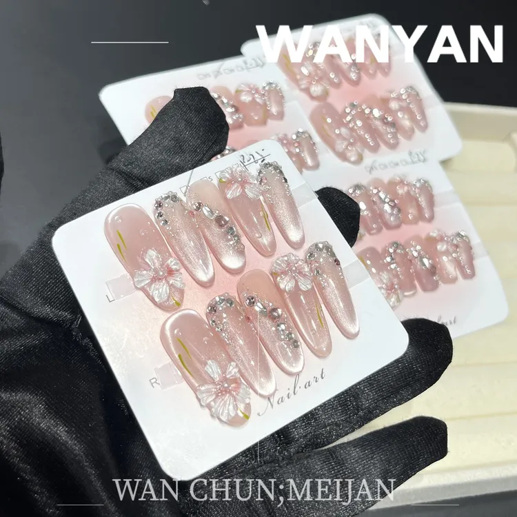 “花间令”CHUN· 纯手工穿戴甲中长款冰透裸粉贴钻花瓣清新高级美甲