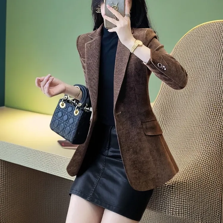 西装外套女秋冬绿色今年流行小西服高级感超好看灯芯绒ol女装上衣
