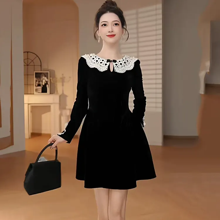 法式气质优雅风连衣裙女2025秋冬新款轻奢收腰显瘦长袖丝绒小黑裙