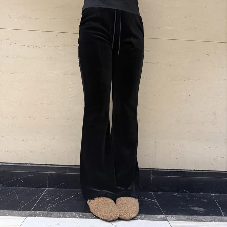 20258【薇语莎】冬季新款时尚百搭显高长款加绒丝绒微喇裤