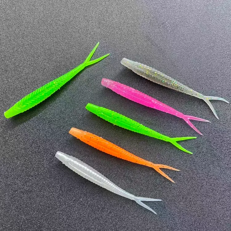 软饵时代浮水叉尾软饵 6.3cm路亚激流卡罗德州钓组曲柄钩软虫鳜鱼