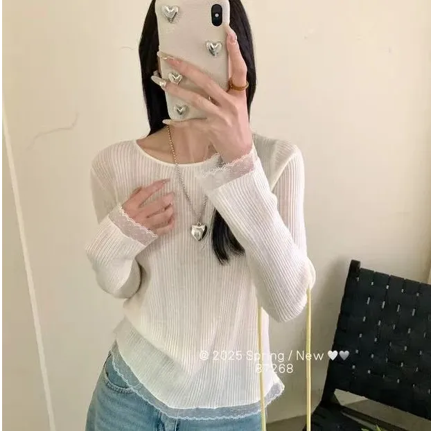 韩系细羊毛蕾丝拼接时尚圆领长袖针织衫女春季洋气百搭软糯薄毛衣