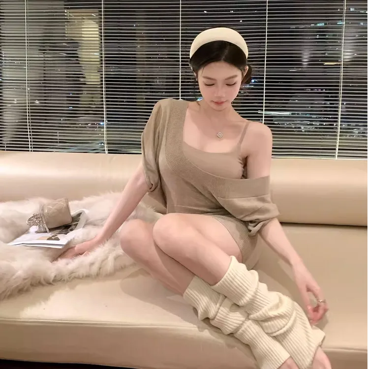 向晚.奶欲甜心u领斜肩蝙蝠袖收腰针织罩衫吊带背心套装