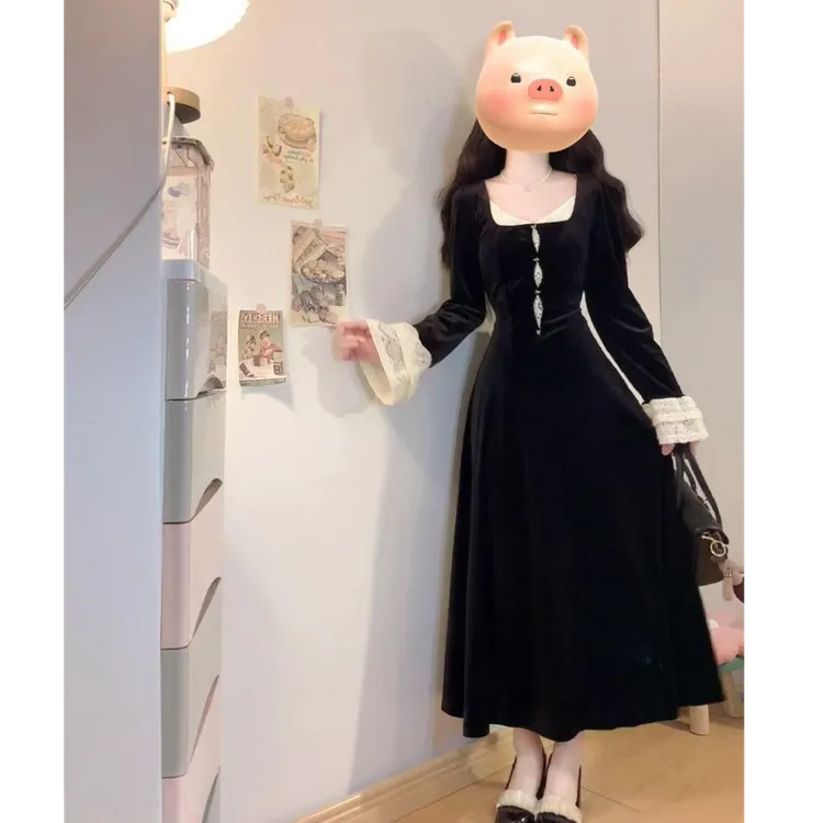 大码秋冬季时尚法式宫廷丝绒小黑裙高级感蕾丝拼接气质显瘦连衣裙