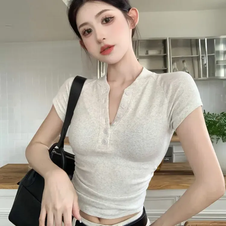 纯欲短袖V领T恤女夏季新款高腰显瘦百搭排扣设计感小众上衣#3918