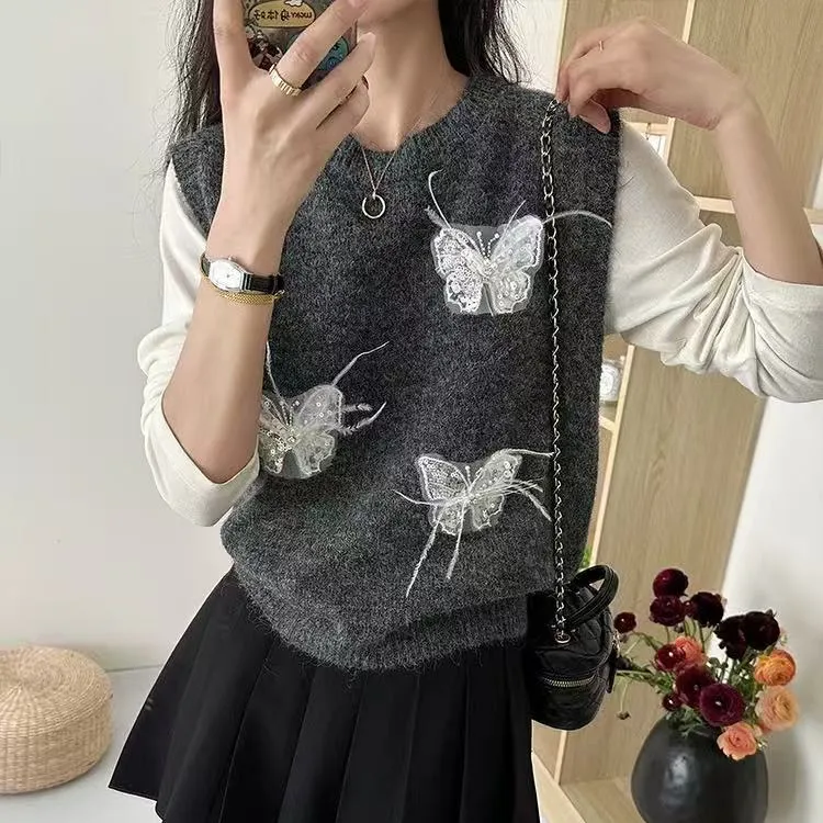 学院风穿搭浅灰色圆领马甲女春季新款超好看时髦洋气蝴蝶设计上衣