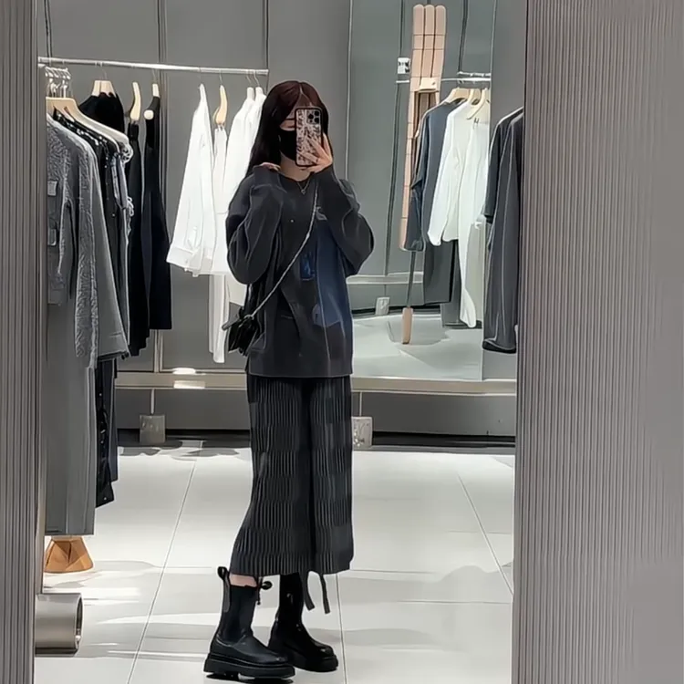 休闲风时尚套装高级感显瘦半身裙网红秋季气质宽松减龄百搭卫衣