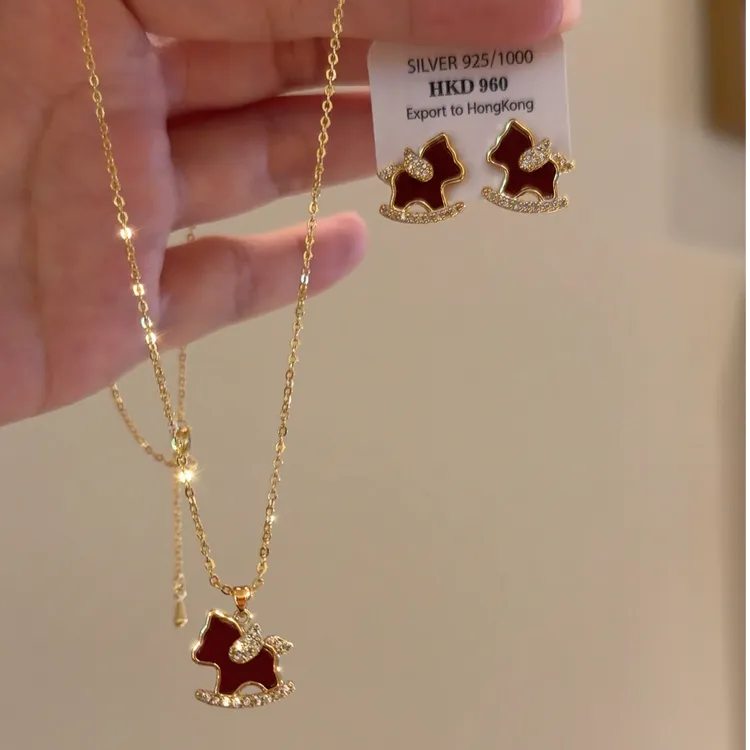 铜合金项链 复古红色小马项链女马年本命年毛衣链轻奢高级感配饰 