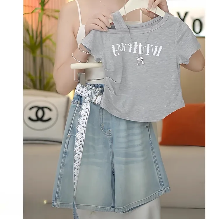 女童短袖牛仔短裤套装夏季2025新款休闲露肩T恤时髦百搭五分裤潮