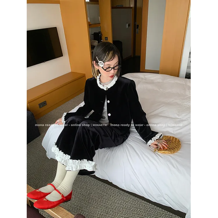 【Mona张绮贤】MONA 时尚上衣中腰短裤木耳边长裤 O124A21429