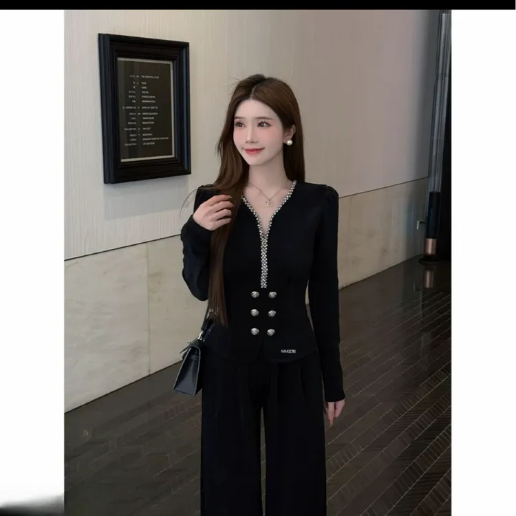 【现货运费险】宝藏星耀巴黎之夜冬水钻V领纽扣上衣+百搭裤加绒套装