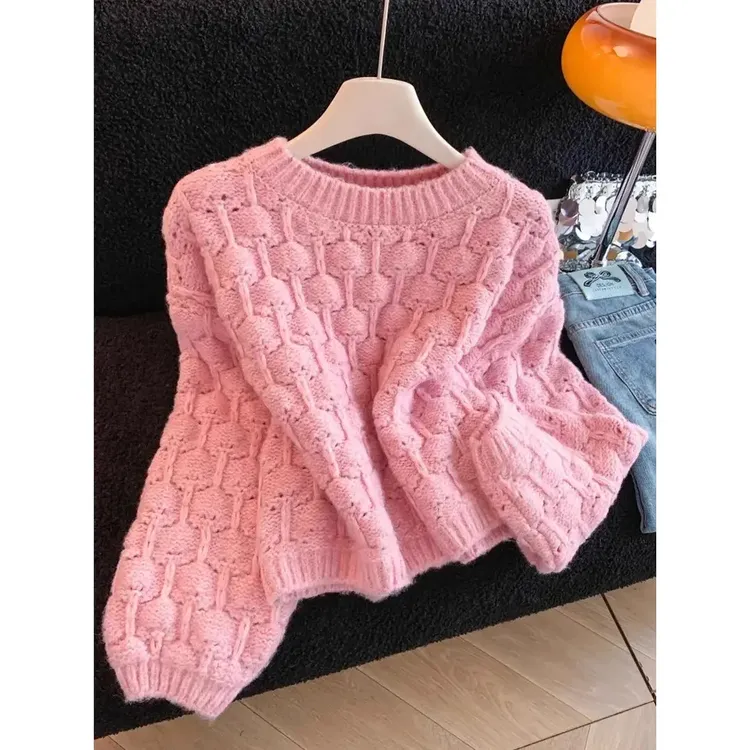 慵懒高级感钩花圆领套头毛衣女2025冬新款加厚宽松百搭减龄针织衫