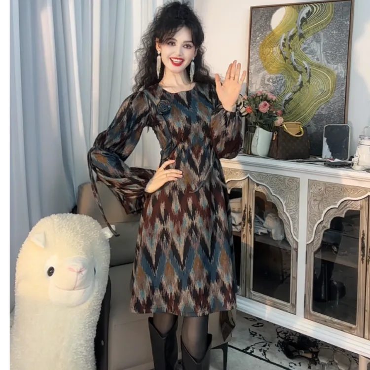 【艾特莱斯法式连衣裙】显瘦时尚气质网红秋冬修身紧身性感百搭