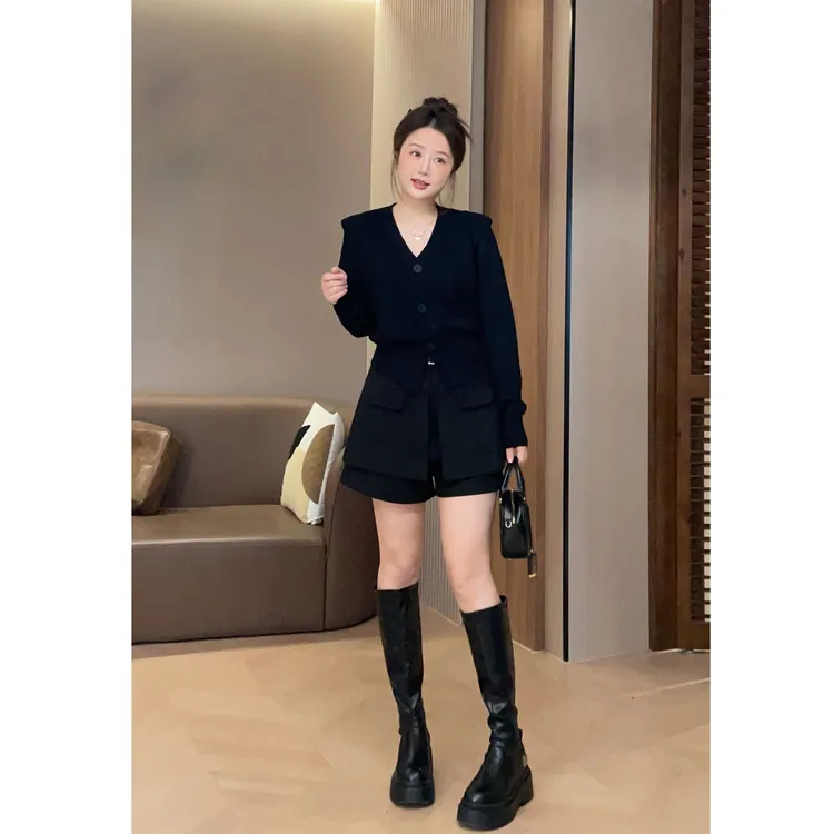 大萌萌 秋冬小众干练V领垫肩套头针织衫+百搭裙裤微胖显瘦套装女