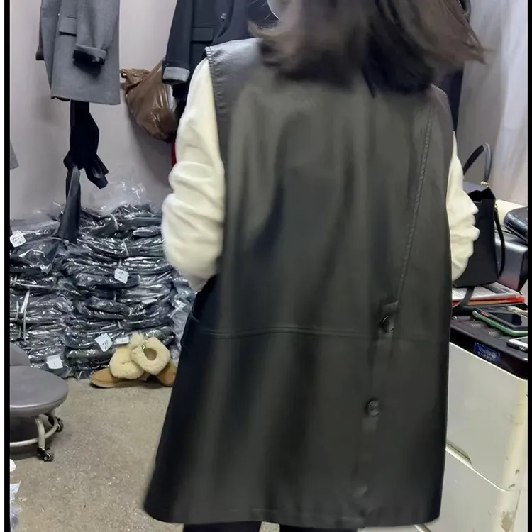 816款后扣皮U休闲马甲