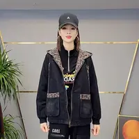 shishu/拾束冬季新款时尚女装拼接潮流做旧加绒牛仔外套QY8827