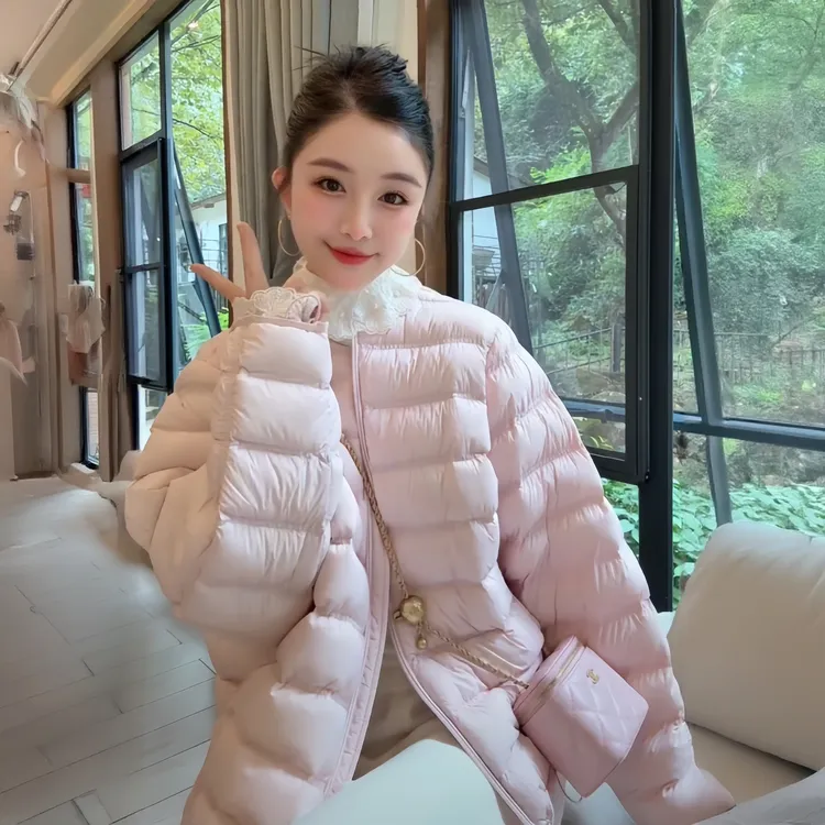 2025年新款百搭时尚排骨圆领95白鸭绒羽绒服A6531