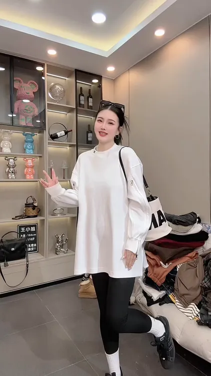 今年流行穿搭一整套2026新款设计感拉链长袖卫衣百搭宽松圆领上衣