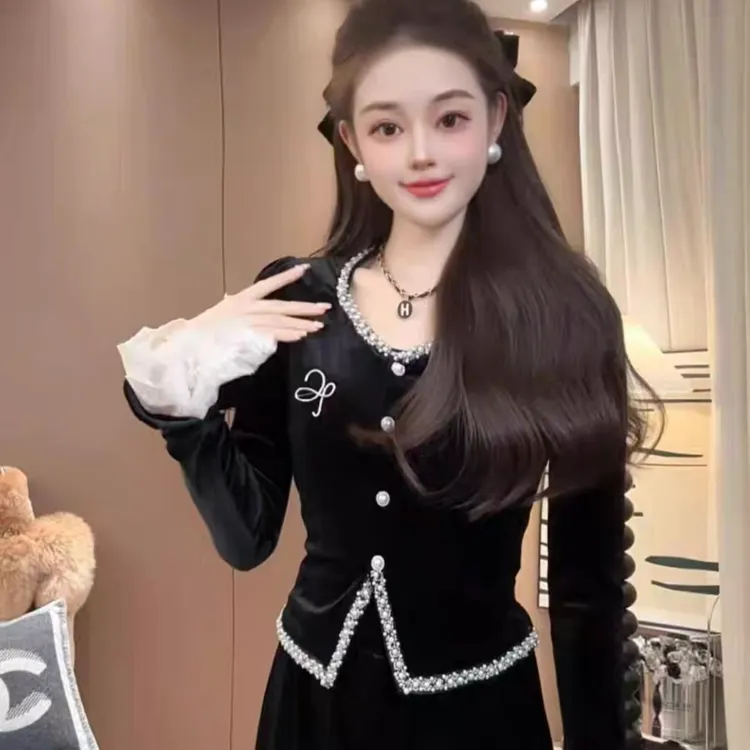 2025冬法式时尚轻奢百搭显瘦蕾丝拼接高级感爆款长袖外套不带胸针