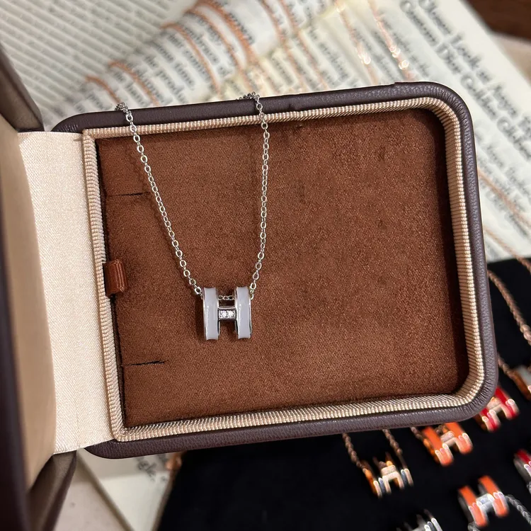 铜合金项链 AIYO  新款潮简约轻奢小众设计精工H字母项链