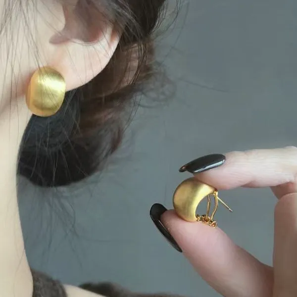 秋冬气质银色拉丝弧形耳钉女轻奢高级感耳环时尚百搭爆款耳饰7338