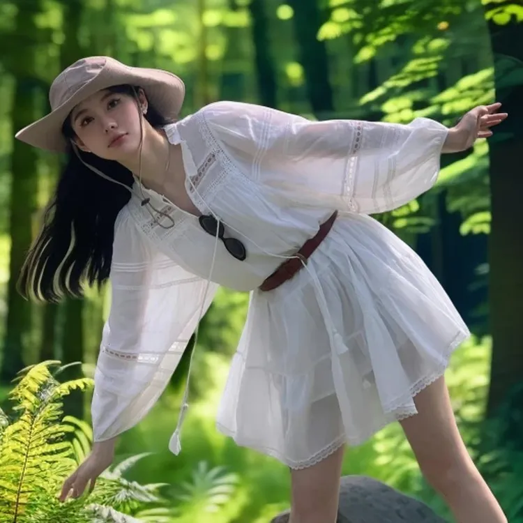 法式气质v领镂空连衣裙女夏季新款感百搭系带泡泡袖A字裙子潮