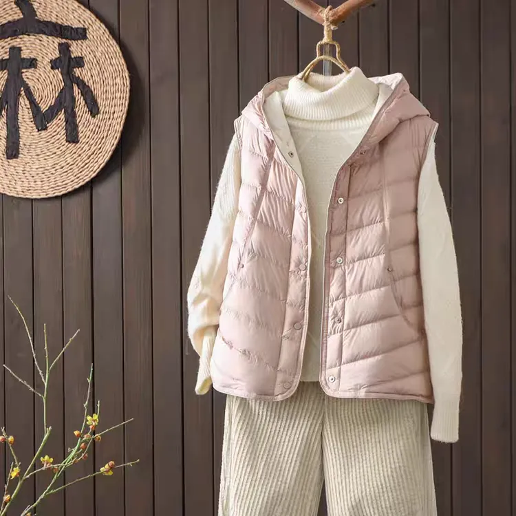 2025冬季新款轻薄短款90白鸭绒女时尚轻便小个子保暖百搭羽绒马甲