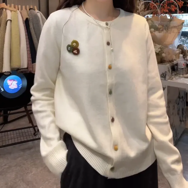 【小糖扣】毛衣女秋冬设计感圆领韩版纯色外穿针织开衫LK2507396