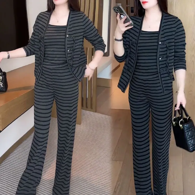 时尚炸街套装女2025秋新款时髦洋气长袖开衫吊带阔腿裤条纹三件套