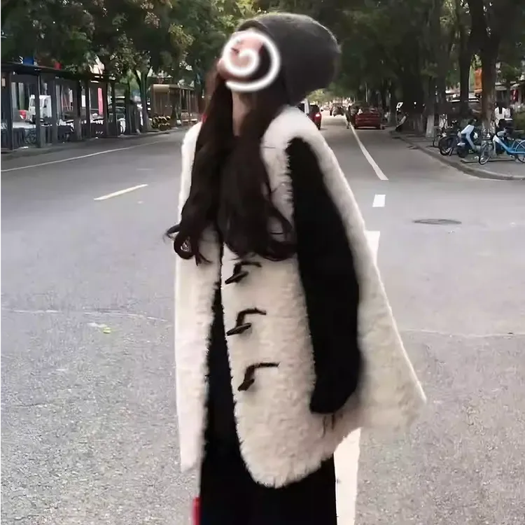 2025新款毛毛马甲女年轻中长宽松慵懒牛角扣仿羊羔毛马甲外穿