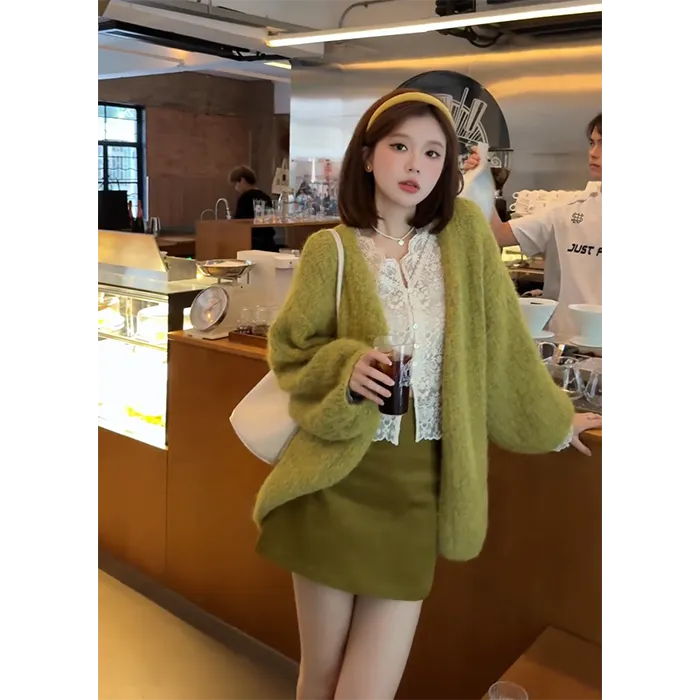 秋季搭配一整套女装2025新款韩版毛衣外套蕾丝长袖显瘦短裙三件套