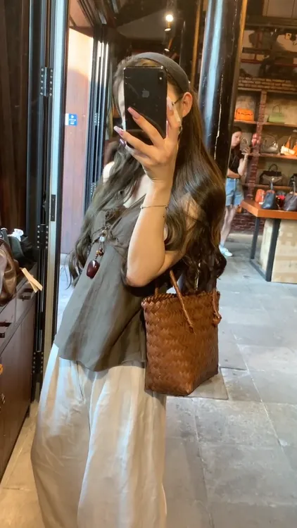 2025夏季新款韩系V领绝美漂亮背心小衫上衣阔腿宽松休闲裤两件套