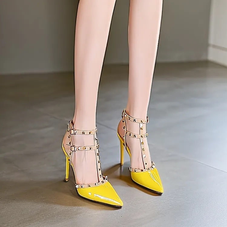 法式尖头高跟鞋女夏季新款细跟铆钉性感一字扣带气质百搭时装凉鞋