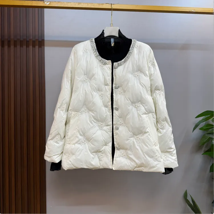 冬季新款纯色简约精致感轻奢风重工刺绣水钻领边棉服外套