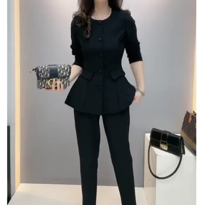 2025春季新款时尚女装网红气质爆款百搭洋气上衣休闲裤子女佳